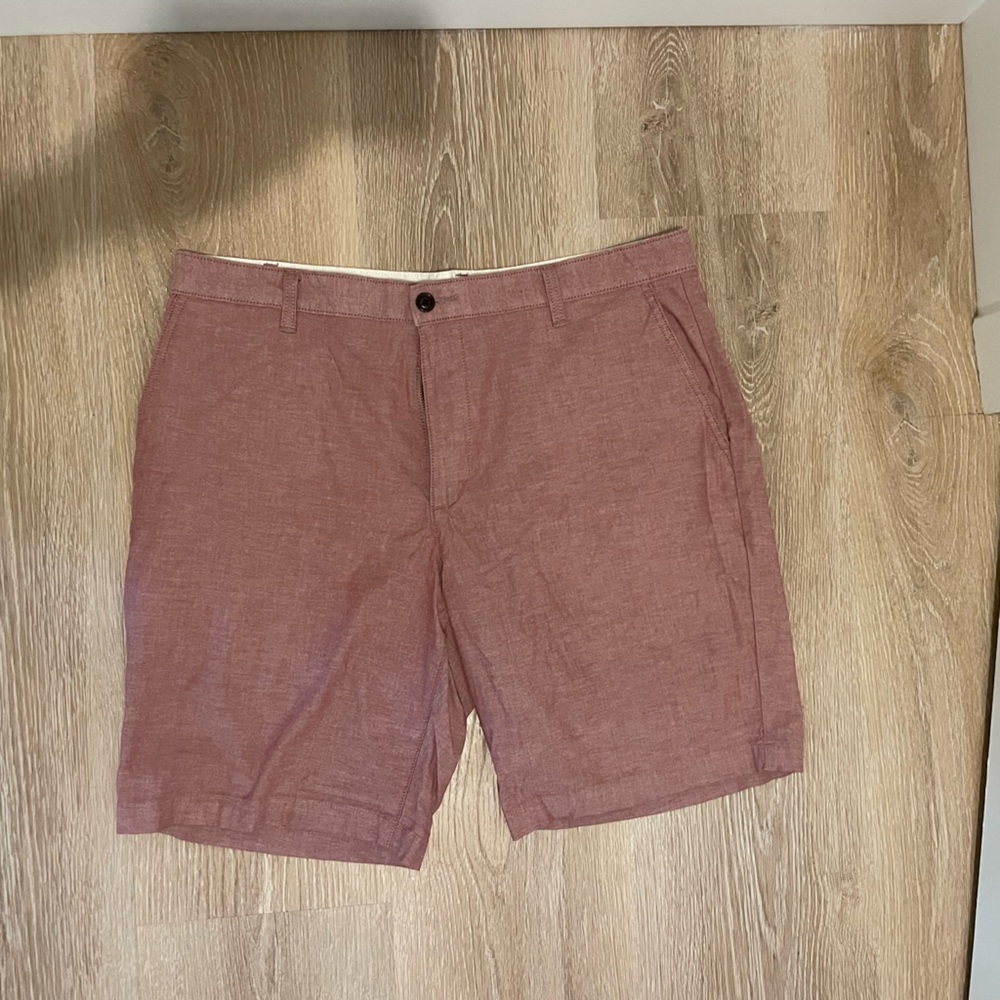 Dockers red shorts
